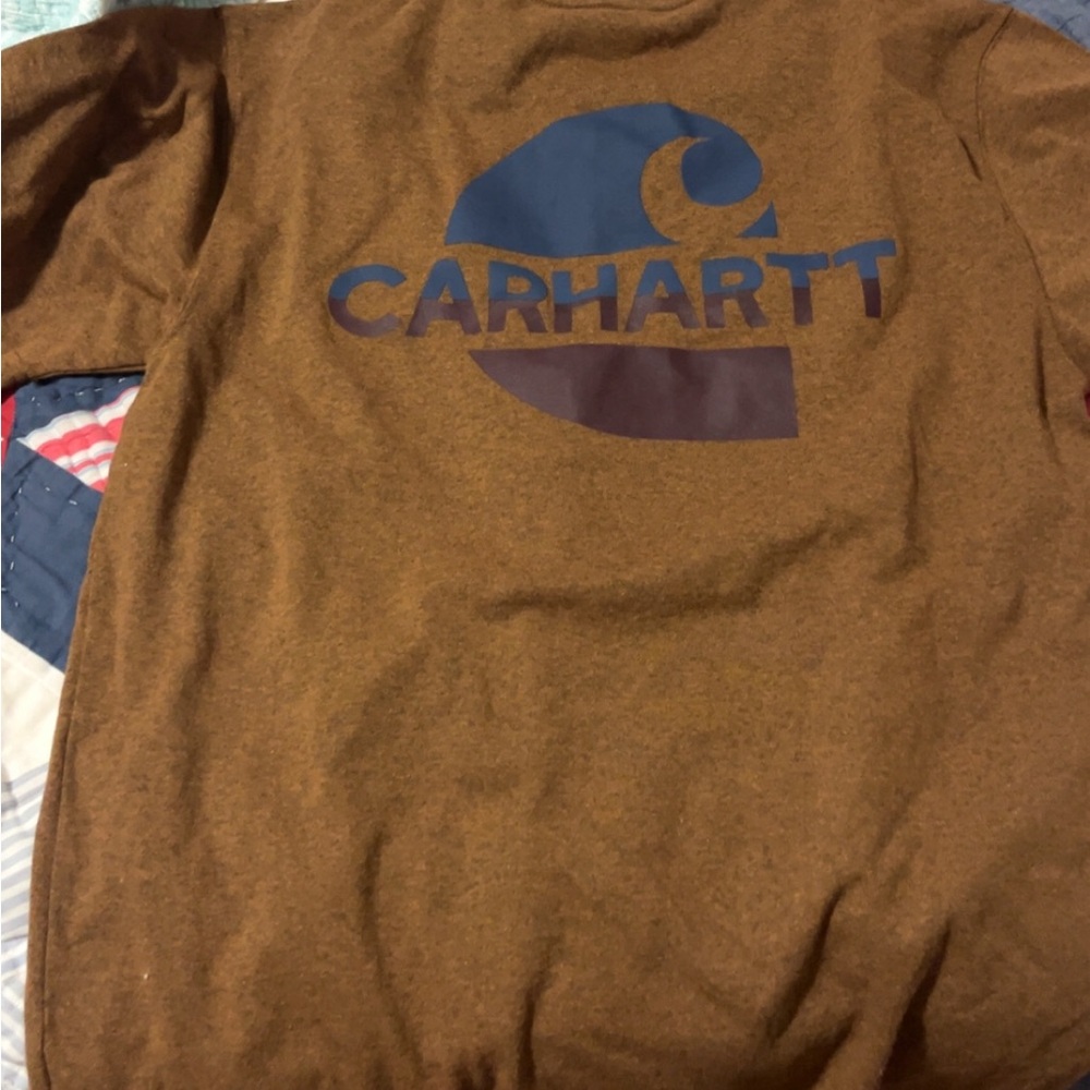 Carhart shirt loose fit